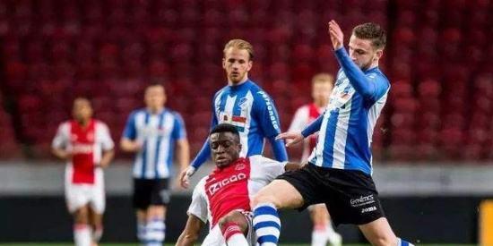 得他在后防 得他在后防